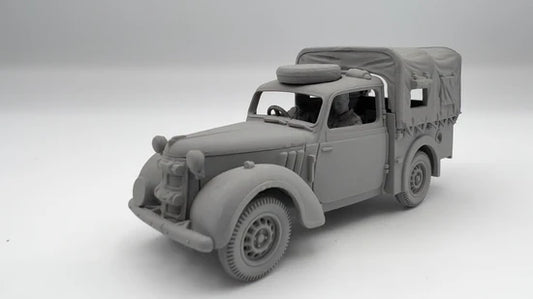 Austin Tilly HP10 – model 28mm szary złożony z plandeką, widok z przodu-boku, 280110