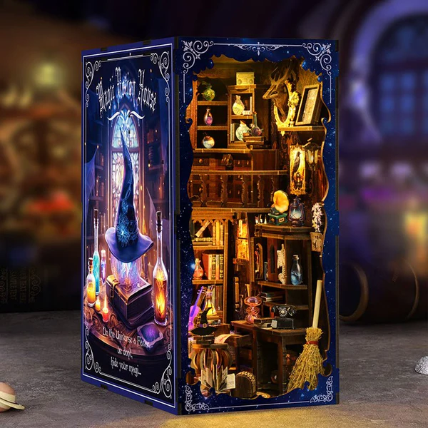 Dom Eliksirów Magii BV02-011 - Book Nook DIY widok z boku Magic Potion House kapelusz czarownicy eliksiry świecące LED - Värvikas
