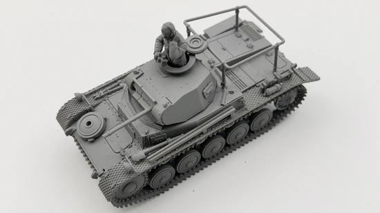 Panzer II Ausf D E – model 28mm piaskowy Afryka Północna, widok z boku, antena ramowa, 280112