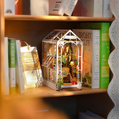 Dom Ogrodowy RDS010e - Book Nook DIY między książkami na półce w dzień szklana oranżeria Garden House ciepłe LED - Värvikas
