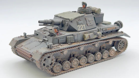 SdKfz 161 Panzer IV Ausf E – model 28mm nr 221 szary z figurką dowódcy, widok z boku, 280076