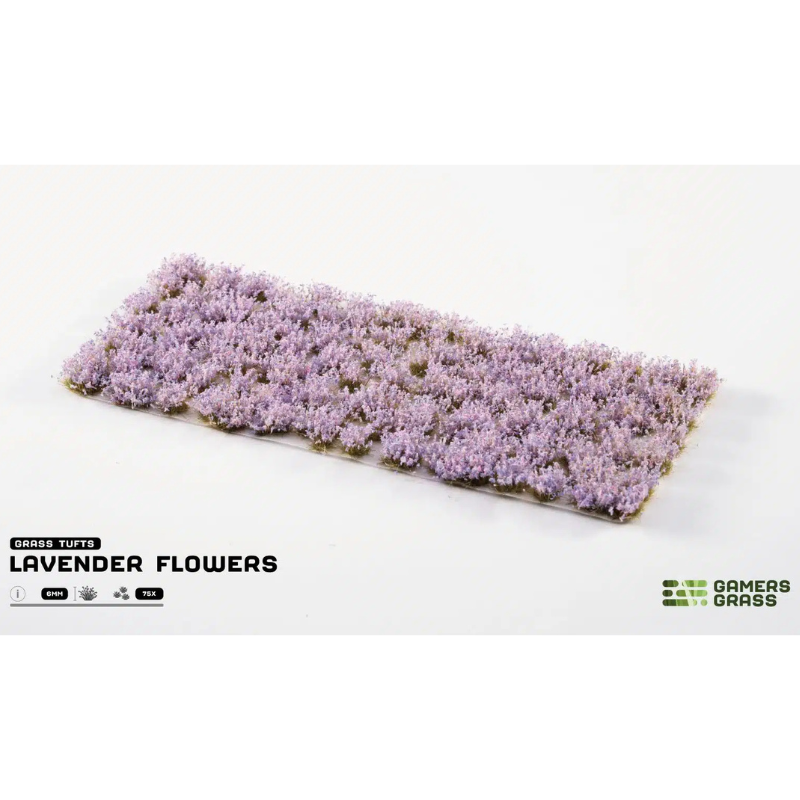 Lavender Flowers 6mm Gamers Grass - arkusz kępek kwiatowych na białym tle z logo Gamers Grass i opisem produktu: Grass Tufts 6mm 75x
