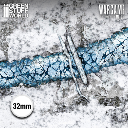 Mata do gry Blizzard Hollows – zbliżenie na pęknięty lód z niebieską wodą pod spodem – Green Stuff World Wargame Mats
