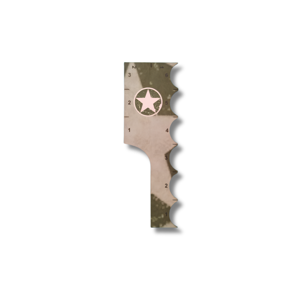 SceneryWargames US Army Tactical Combat Ruler 6" – miarka walki taktycznej z wzorem kamuflażu US Army, widok z przodu, oznaczenia calowe 1"–6", Bolt Action Wargames
