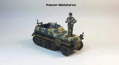 SdKfz 250/1 Alte – model 28mm Panzer Miniatures, trójkolorowy kamuflaż z figurką oficera, 280032