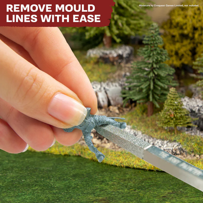 Miniature and Model Files - usuwanie linii formy z figurki na dioramie | The Army Painter
