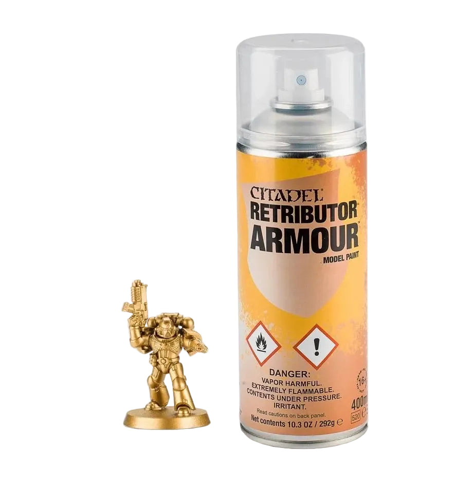 Retributor Armour 400ml Citadel Spray z przykładową pomalowaną figurką Space Marine w złotym kolorze - Games Workshop
