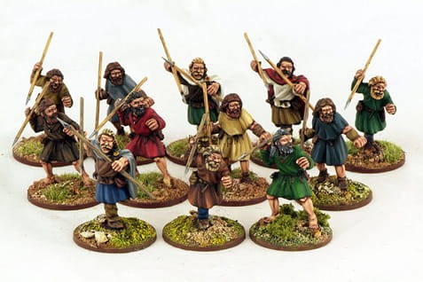 Irish Kerns – 12 pomalowanych metalowych figurek 28mm irlandzkiej piechoty lekkiej Levy z oszczepami, SAGA, Gripping Beast
