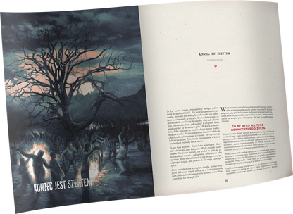 Koniec Świata: Apokalipsa Zombie – rozkładówka z rozdziałem Koniec jest Szeptem, mroczna ilustracja postapokaliptycznego lasu z zombie
