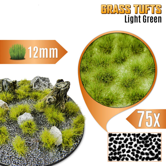 Grass Tufts 12mm Light Green Green Stuff World - kępki jasnej trawy na dioramie z kamieniami i pniakami, zbliżenie na teksturę włókien i układ 75 sztuk na arkuszu
