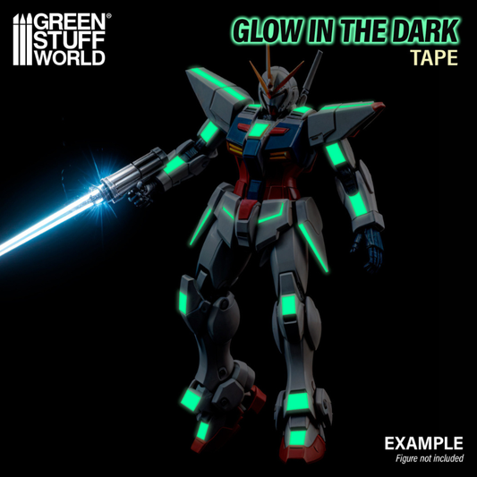 Glow in the Dark Tape 10mm Green Stuff World – przykład zastosowania na figurce Gundam świecącej zielono w ciemności
