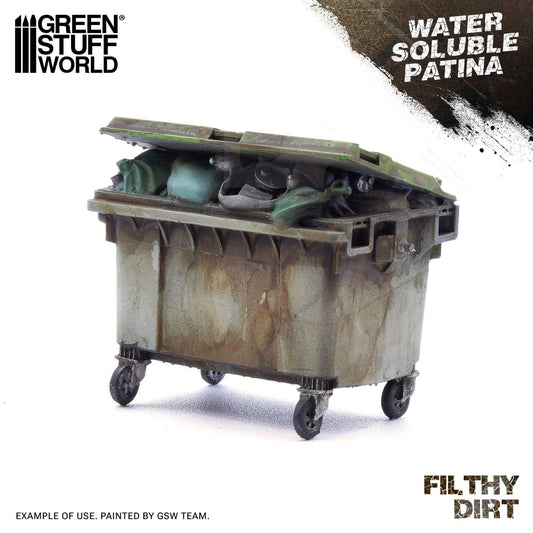 Water Soluble Patina Filthy Dirt Green Stuff World – przykład użycia: model śmietnika pokryty patyną brudu i kurzu, napis "Water Soluble Patina Filthy Dirt", przykład wykonany przez zespół GSW
