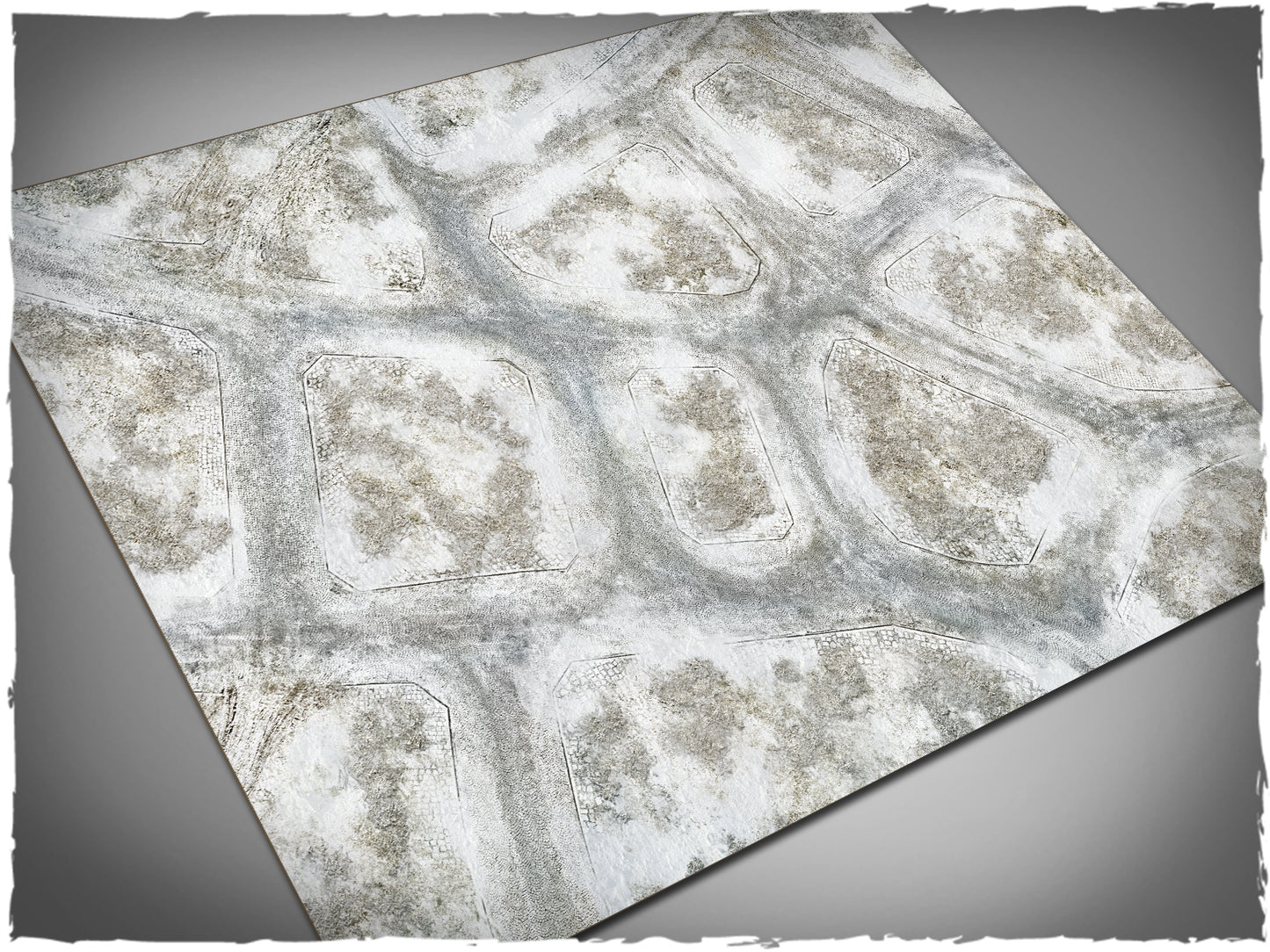 Winter Town – Mata do gry 4x4 stopy Mousepad Deep-Cut Studio – zimowe miasto brukowane ulice śnieg gry figurkowe
