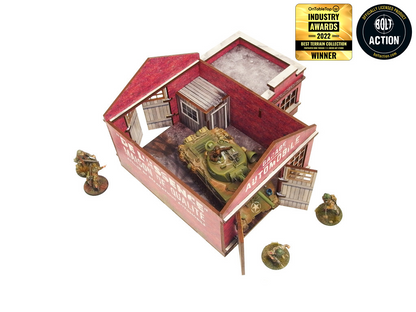 Normandy Garage – widok z góry na wnętrze z czołgiem Sherman i żołnierzami WWII, otwarte drzwi garażowe, 28mm Bolt Action
