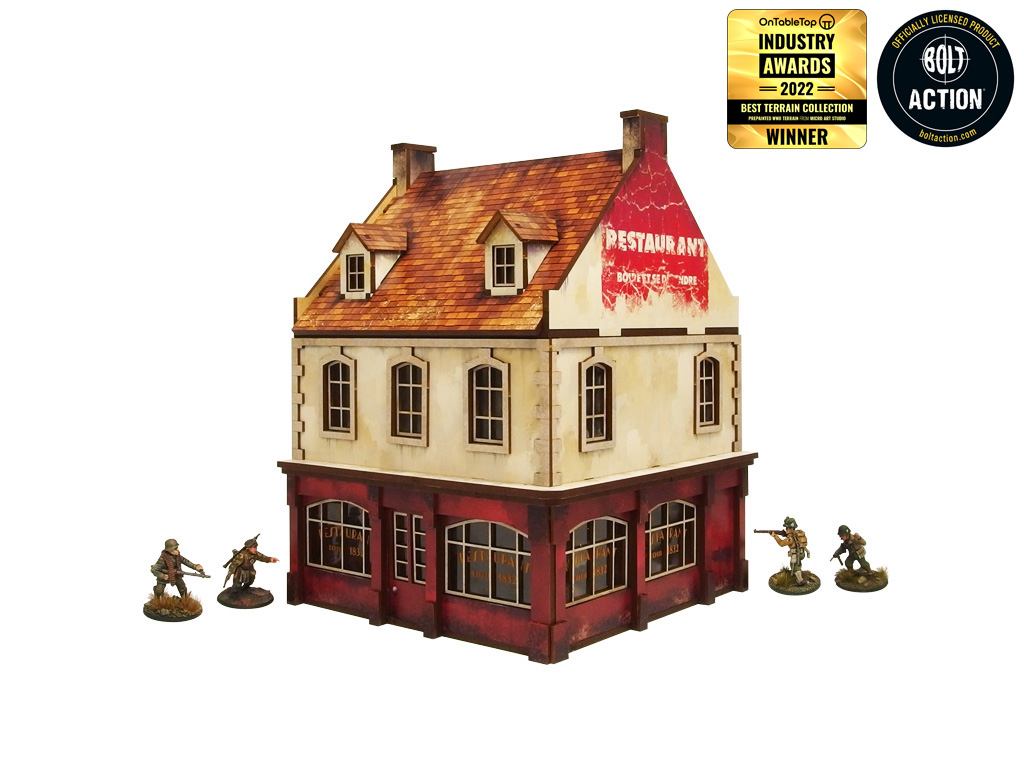 Normandy Restaurant – widok izometryczny z narożnika, napis Restaurant na szczycie, żołnierze WWII po bokach, 28mm Bolt Action
