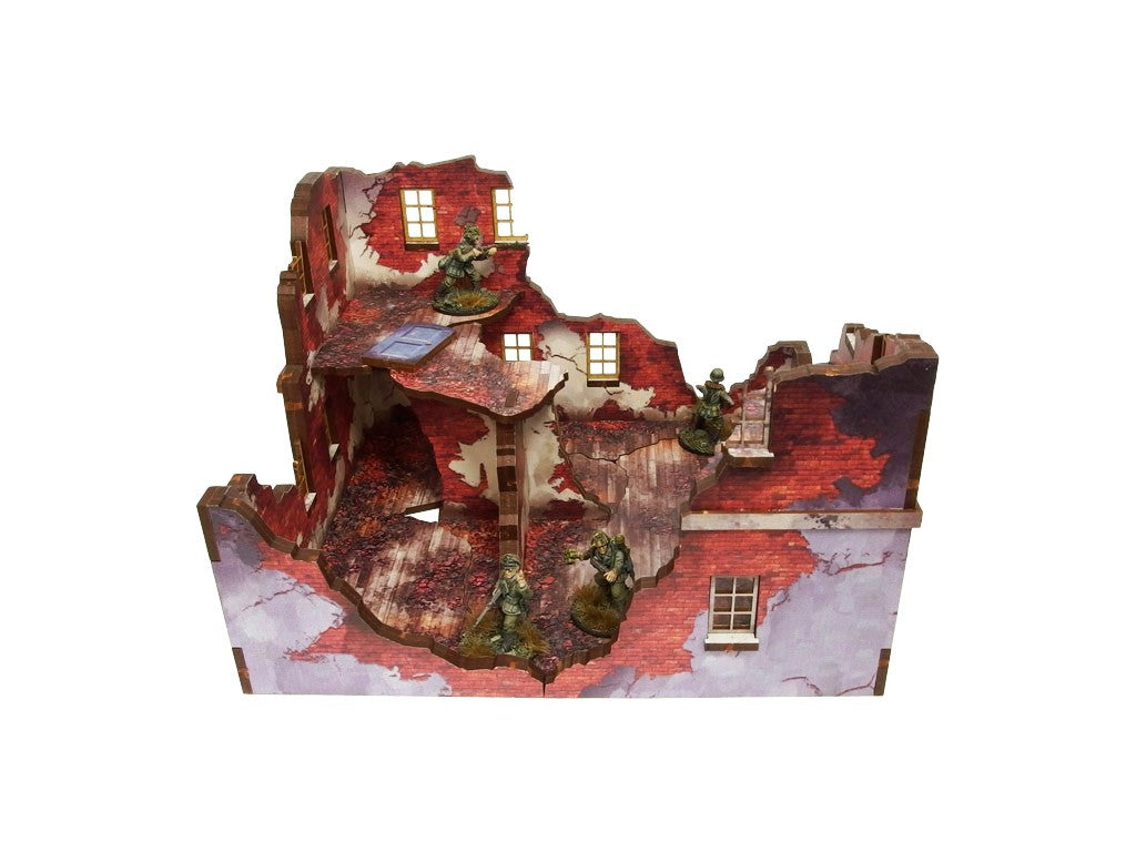 Normandy Ruined Large House 1 – złożone ruiny z żołnierzami WWII na piętrze i parterze, czerwona cegła i szary tynk, 28mm Bolt Action
