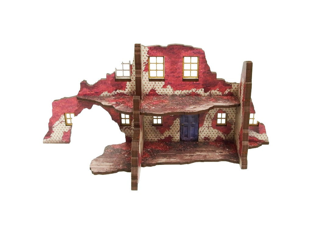 Normandy Ruined Large House 2 – złożone ruiny bez figurek, widok frontowy z niebieskimi drzwiami i tapetowanymi ścianami, 28mm Bolt Action
