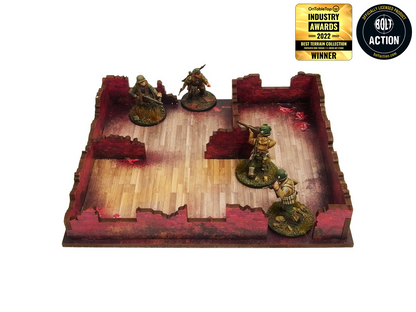 Normandy Townhouse 3 – zrujnowany parter z żołnierzami WWII w środku i przy ścianach, widok izometryczny, czerwone cegły, 28mm Bolt Action
