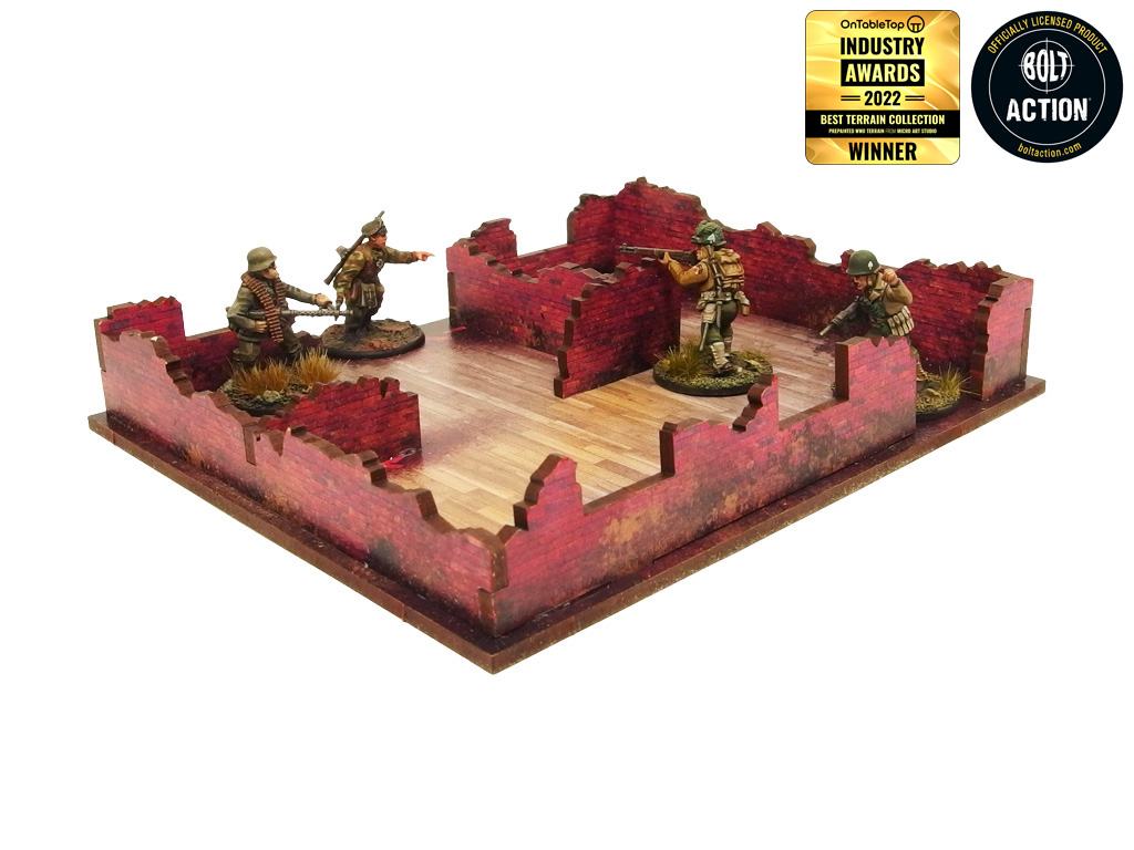 Normandy Townhouse 3 – zrujnowany parter z żołnierzami WWII walczącymi w środku, niskie ściany z czerwonej cegły, 28mm Bolt Action
