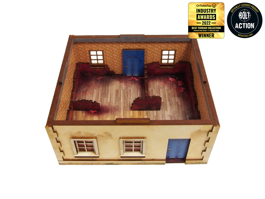 Normandy Townhouse 3 – zrujnowany parter z wybitą podłogą i niebieskimi drzwiami, widok z góry na wnętrze, 28mm Bolt Action
