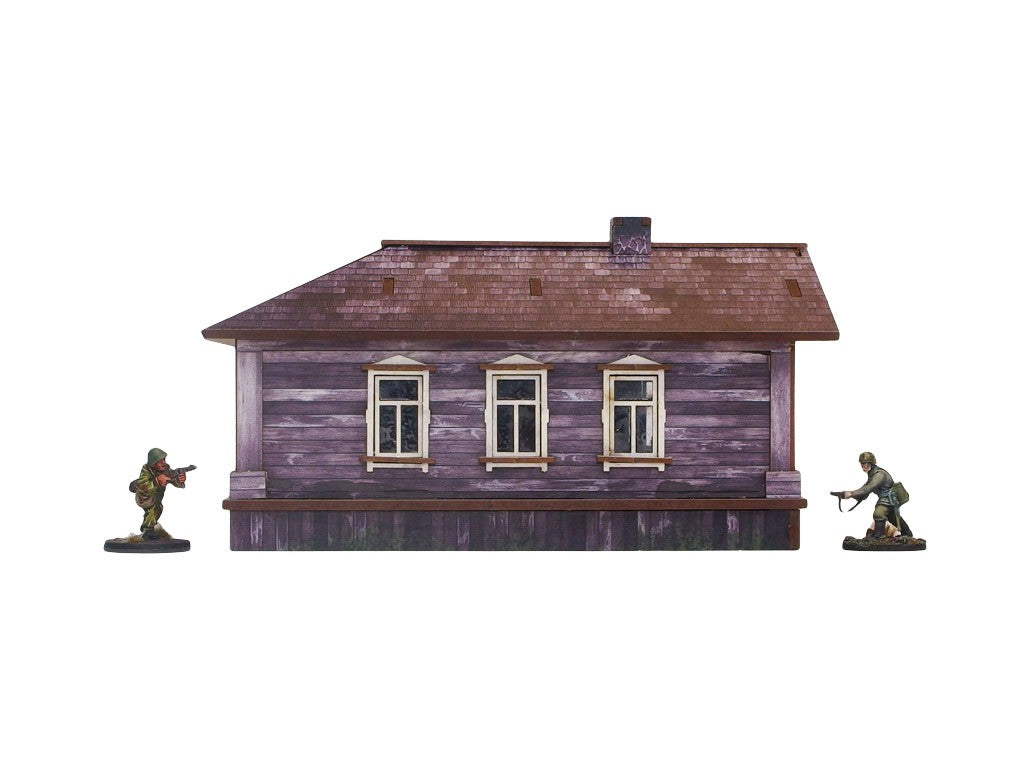 Ostfront Village Maria's House – widok z przodu na długą ścianę z trzema oknami i kominem, żołnierze po bokach, 28mm Bolt Action
