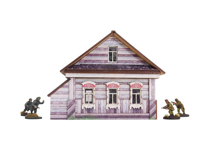 Ostfront Village Whitewashed Dacha – widok z przodu na trzy okna z ozdobnymi framugami i lukarnę, żołnierze po bokach, 28mm Bolt Action
