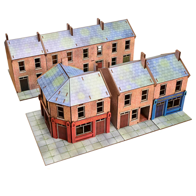 Small Heath Starter Set GLA007B – widok izometryczny na kompletny zestaw 5 budynków: pub The Spam & Haddock, kamienice i sklep George's General Store, MDF CMYK, 28mm Sarissa Precision
