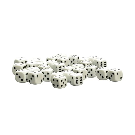 30 White D6 10mm Warlord Games - 30 białych kostek sześciościennych D6 z czarnymi oczkami ułożonych w stos - widoczne ściany z oczkami 1-6 - kompaktowy rozmiar 10mm - Warlord Games
