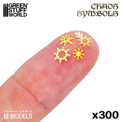 Chaos Symbols and Runes Green Stuff World 2110 – 5 złotych mosiężnych symboli Chaosu na czubku palca dla skali, logo GSW Chaos Symbols x300
