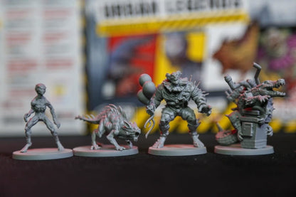 Zombicide Miejskie Legendy – 4 figurki Abominacji: Porywacz, Chupacabra, Klaun Zabójca, Krokodyl z Kanałów
